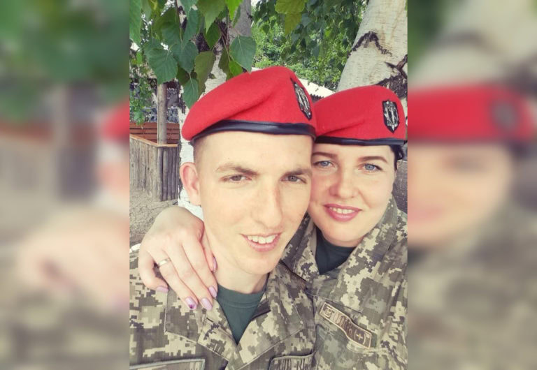 Не просто подружжя, а й бойові товариші: історія родини військових, які познайомились у Бахмуті