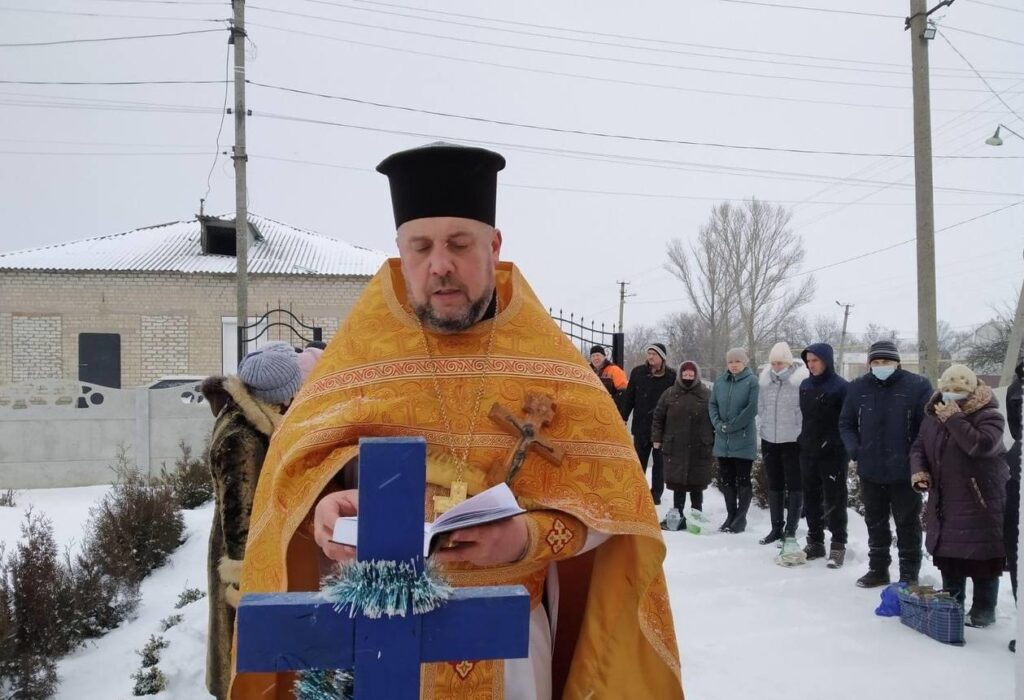 Привыкают к новой дате и молятся о победе: как в прифронтовом храме возле Константиновки отмечают Рождество (ФОТО)
