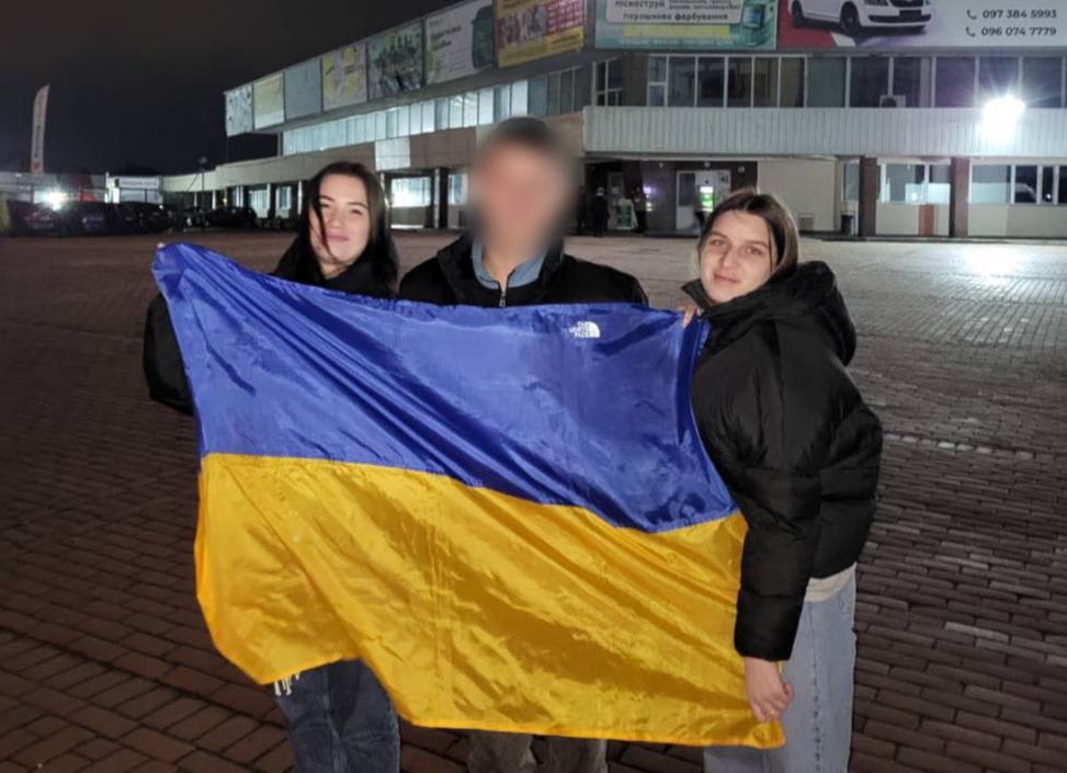 Украина вернула еще одного несовершеннолетнего с временно оккупированной территории: парня вывез из Донецка директор колледжа