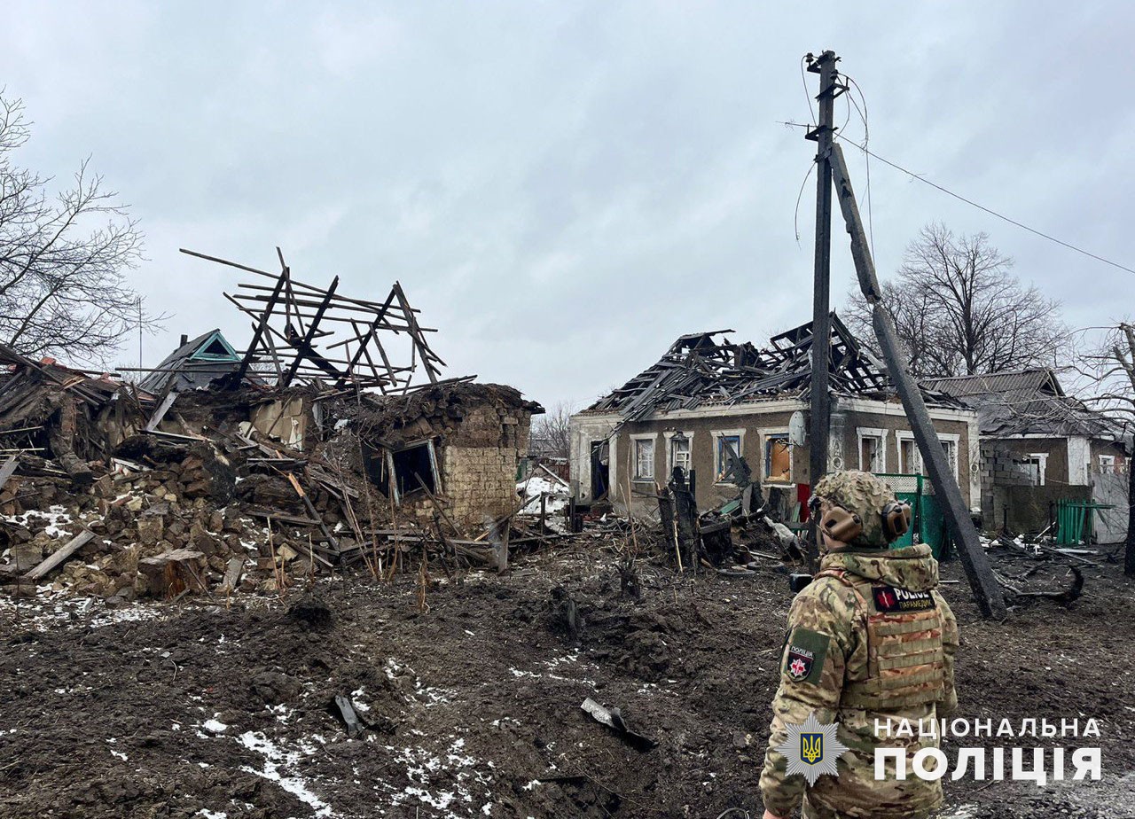 Поліцейський оцінює масштаби руйнувань на Донеччині