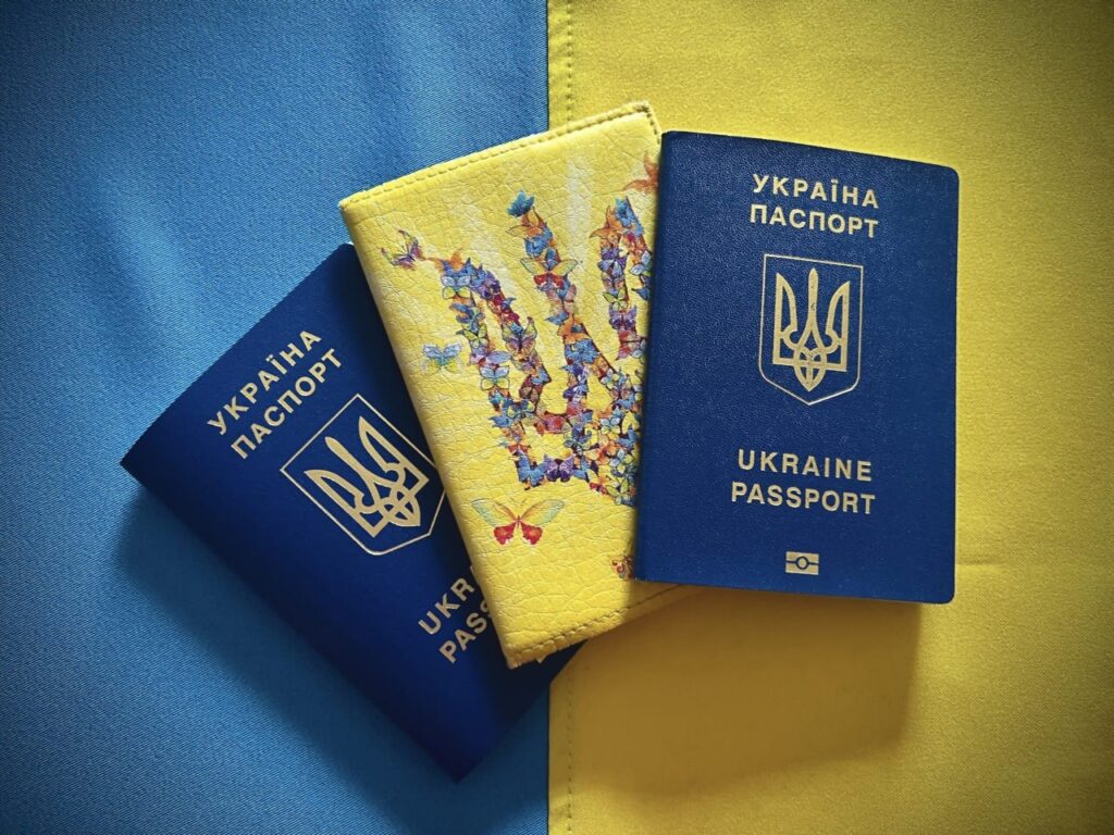 Український паспорт увійшов до Топ-5 країн з найбільшим покращенням позицій у світовому рейтингу