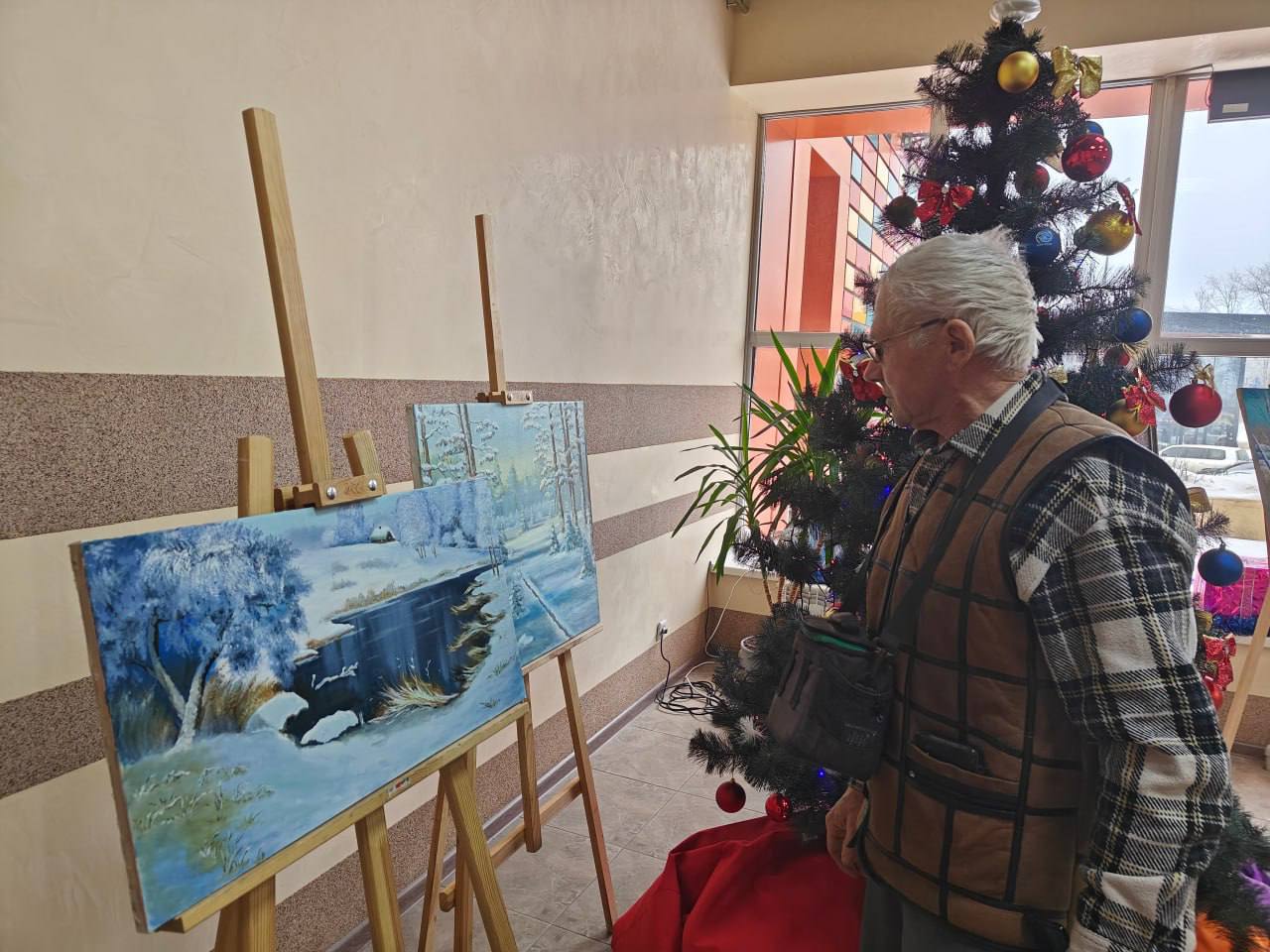 У Покровську відкрили виставку картин місцевого художника Нікітіна “Розмова в кольорах” (ФОТО) 1
