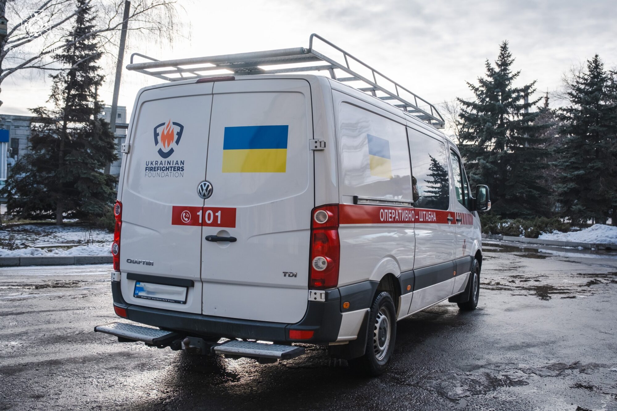 Рятувальники Покровська отримали оперативно-штабний мікроавтобус для евакуації цивільних (ФОТО) 2