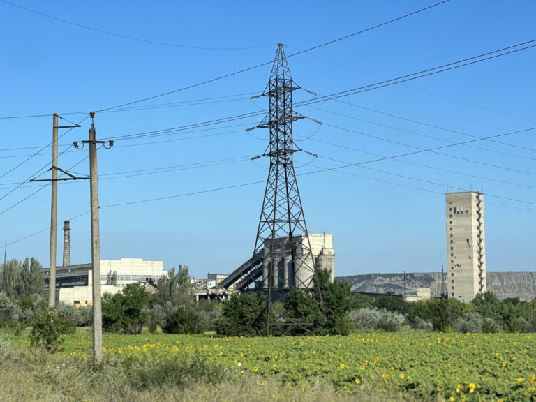 Усіх заблокованих гірників врятували з шахти у Мирнограді (ОНОВЛЕНО)