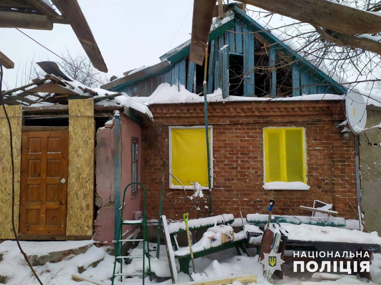 Пошкоджений будинок на Донеччині