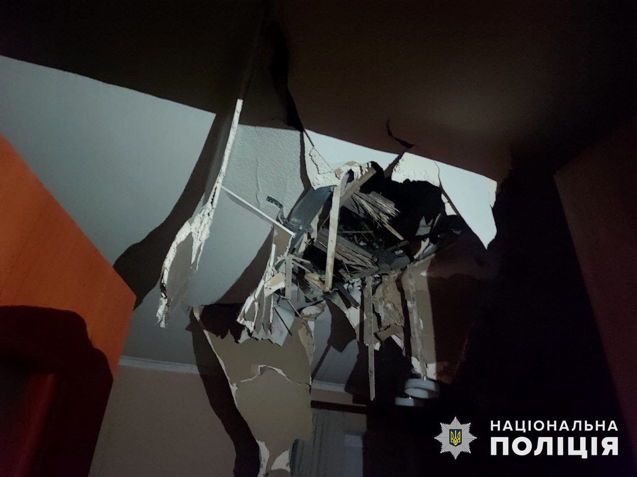 Снаряд пробил потолок в Донецкой области