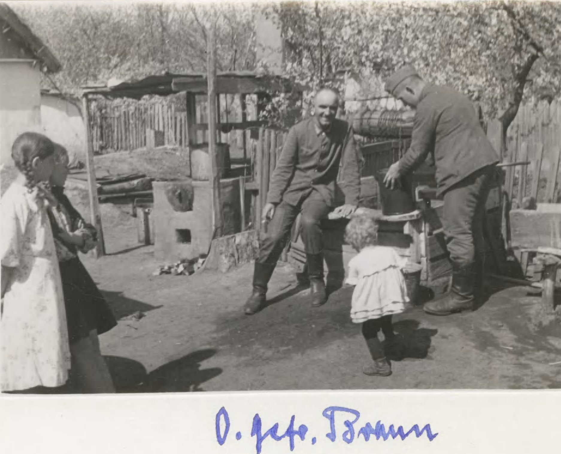 нацисти в окупованій частині Донецької області з місцевими мешканцями