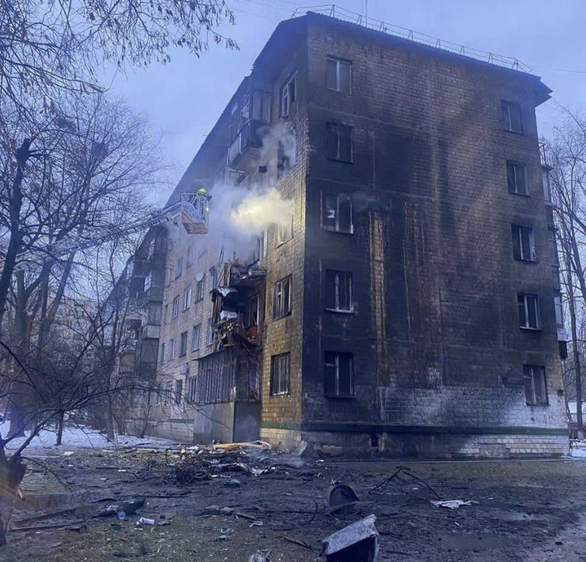 Пошкоджений будинок у Києві