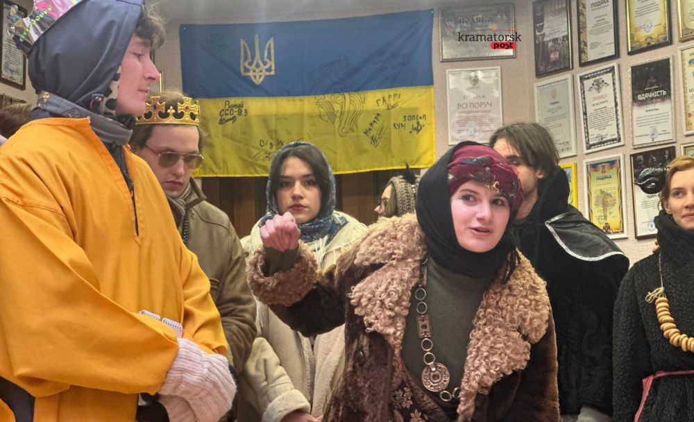 Рождественский вертеп в Краматорске: молодежь из разных уголков Украины устроила праздничное шествие по городу (ФОТО) 3