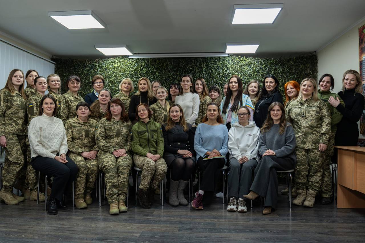 Украинские женщины-военнослужащие впервые начали получать женскую летнюю форму (ФОТО) 4