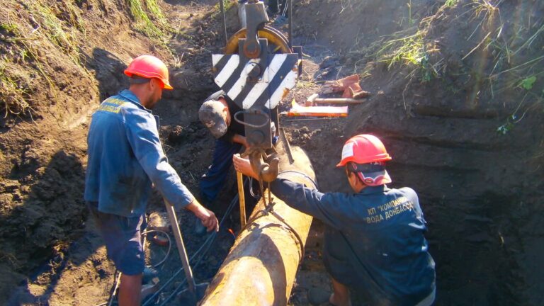 Водогін “Карлівка — Рівне” відновили після суботнього російського обстрілу (ДЕТАЛІ)