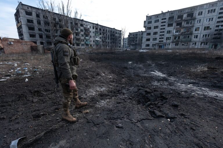 Росіяни продовжують штурмувати вогнетривкий завод у Часовому Яру. ЗСУ тримають оборону, — ОСУВ “Хортиця”