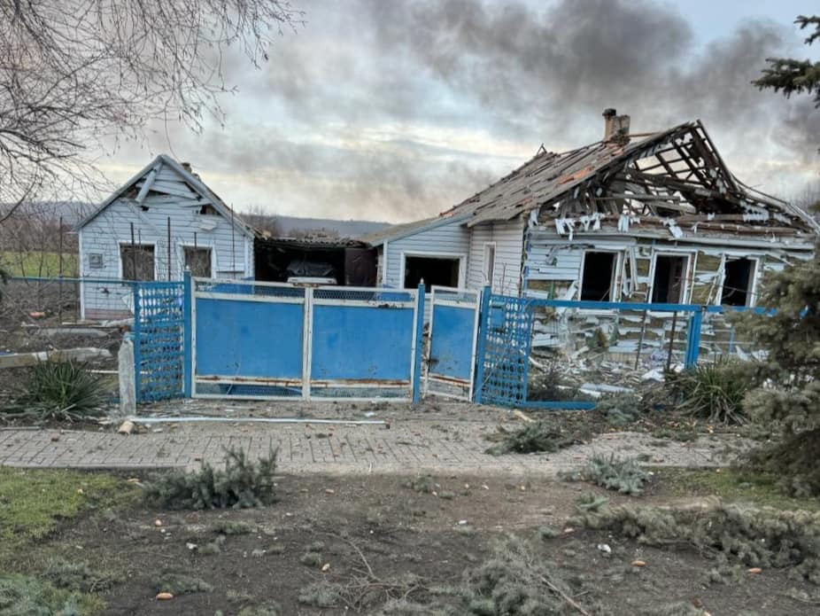 В Кураховской громаде в результате обстрела один человек погиб, 9 – получили ранения, среди них – дети (ФОТО)