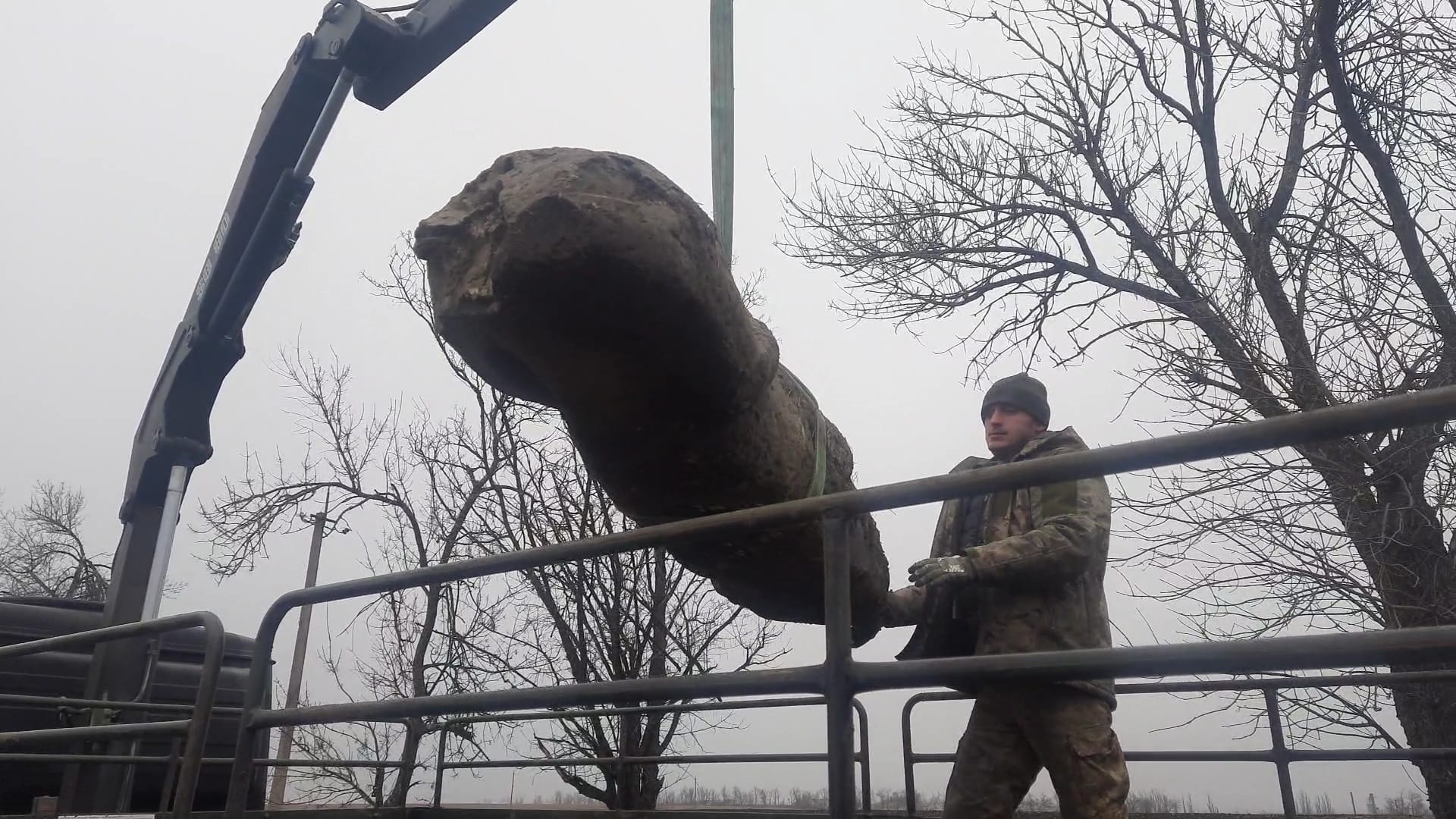 кам'яна баба у Великій Новосілці