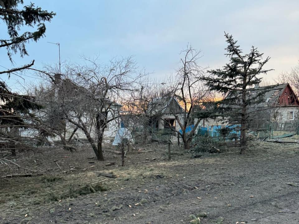 В Кураховской громаде в результате обстрела один человек погиб, 9 – получили ранения, среди них – дети (ФОТО) 2