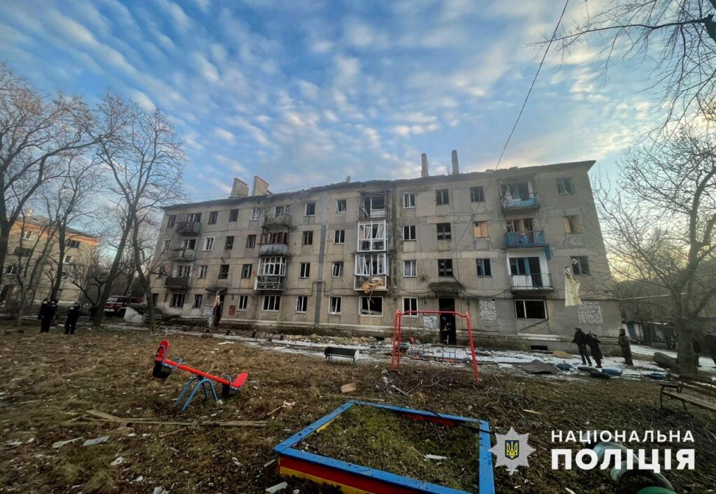 Донетчина выдержала 13 российских обстрелов, есть жертвы: как прошло 31 января в регионе (ЗВЕДЕННЯ, ФОТО)
