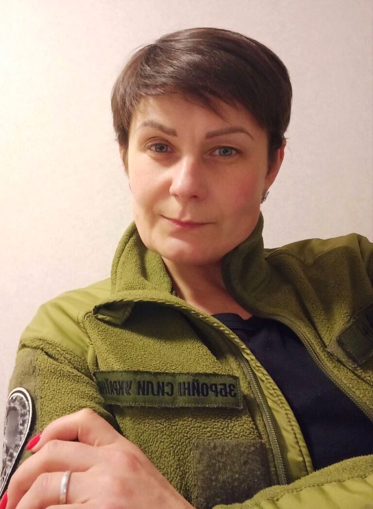 Якою боротьбу за Бахмутський напрямок бачить командирка мінометного розрахунку звідси Ярослава з позивним “Віза” (інтерв’ю)