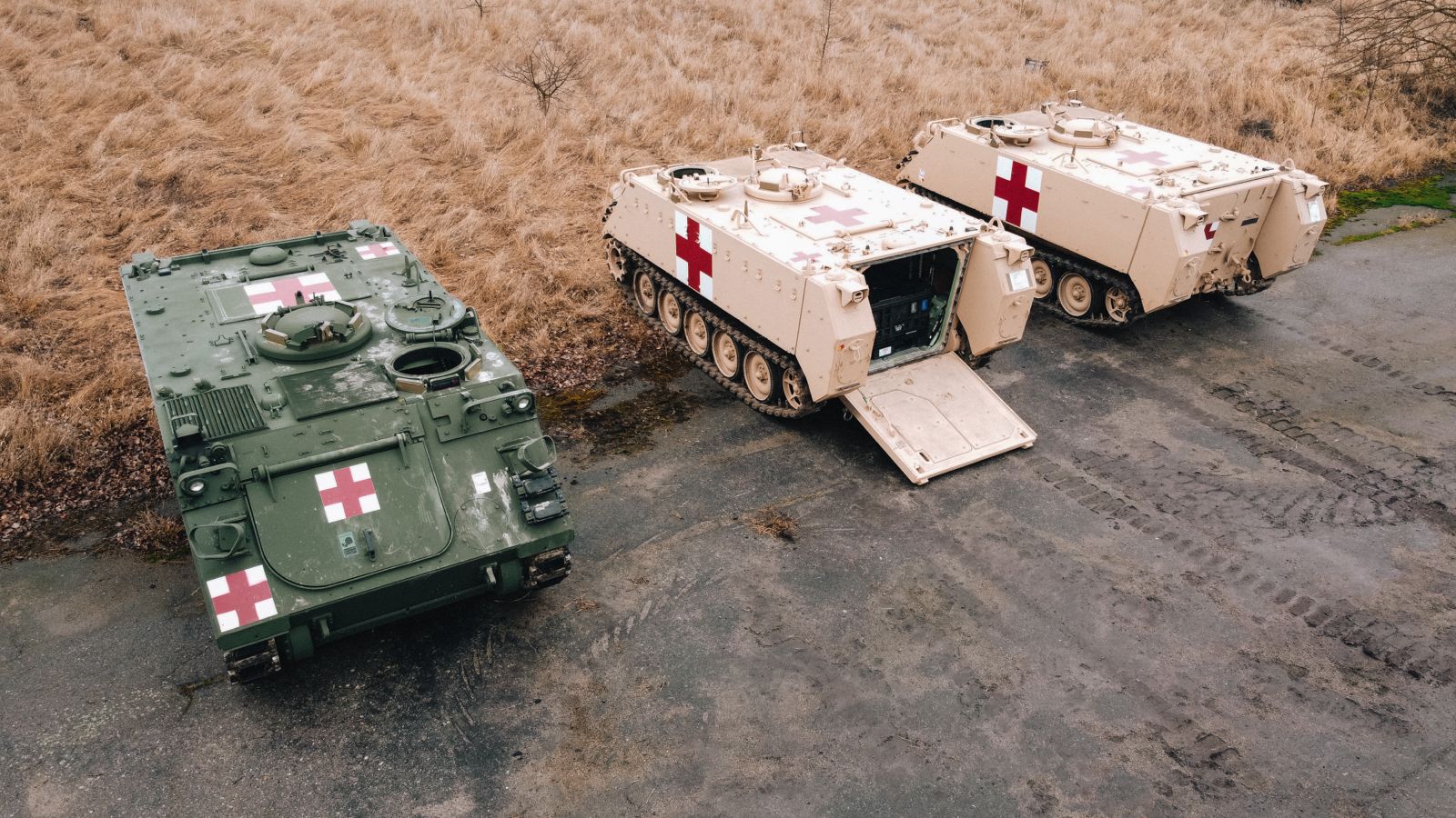 Україна отримала нові гусеничні  бронетранспортери M113 для евакуації поранених військових (ФОТО) 2