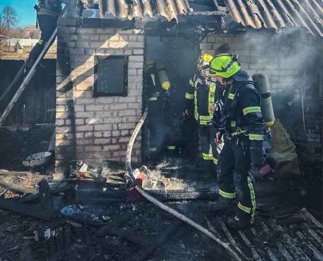 В Донецкой области во время пожара погиб трехлетний ребенок. Еще две несовершеннолетние пострадали