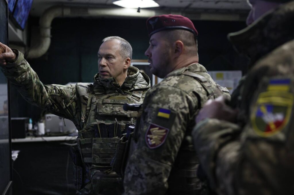 Украина переходит к оборонительной операции, — главнокомандующий ВСУ Сырский
