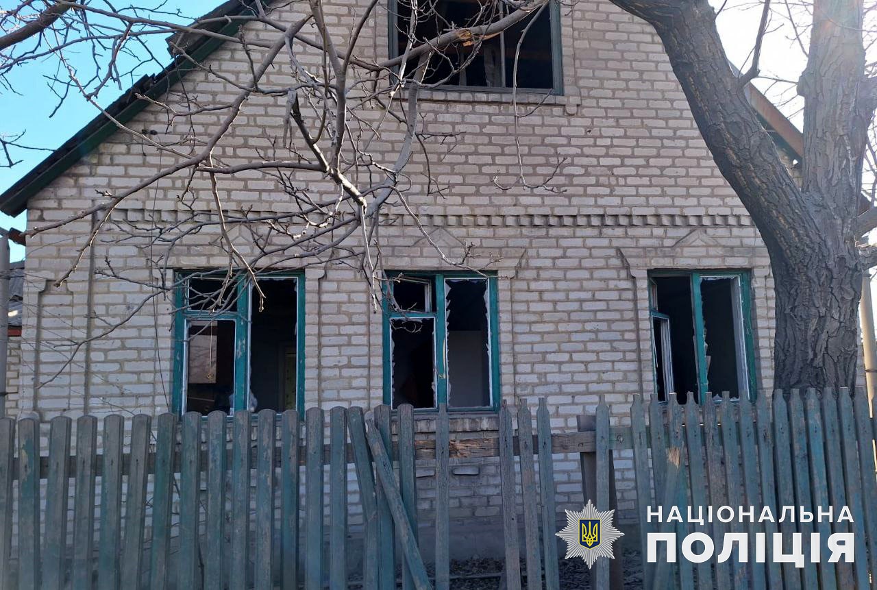 В Донецкой области обстрел выбил окна