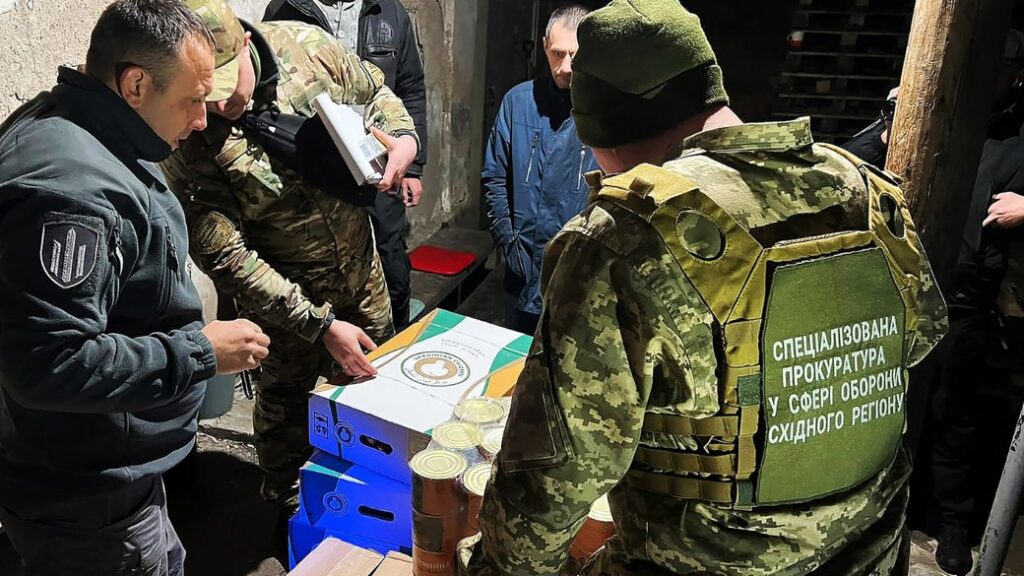 В одной из воинских частей Донецкой области двоих начальников задержали будто за хищения