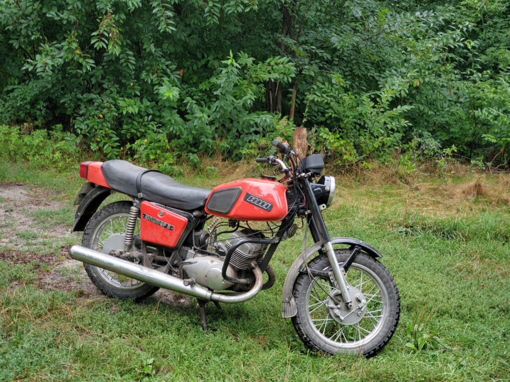 Житель Сіверська вкрав сусідський мотоцикл нібито для того, аби продати військовому: який вердикт виніс суд