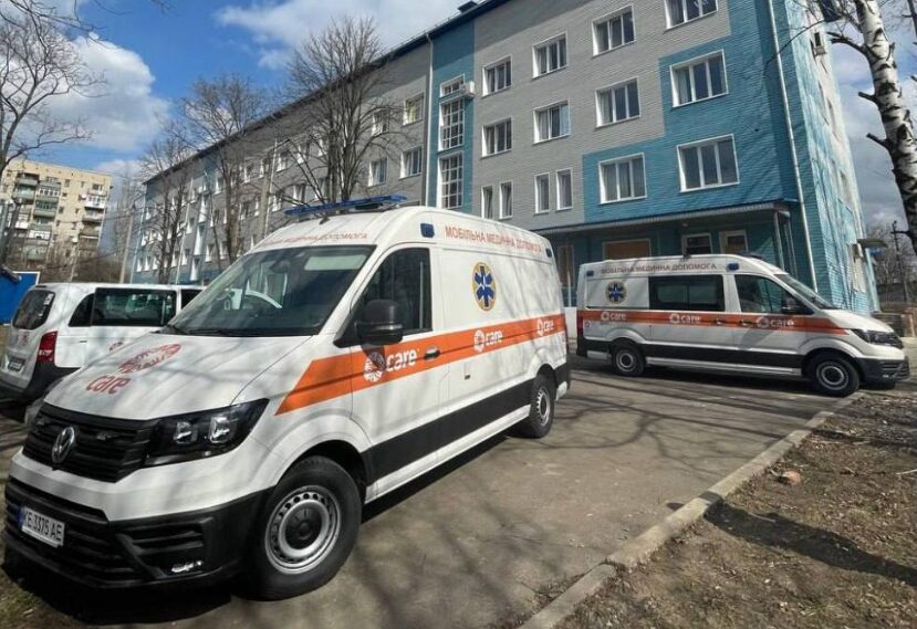 Благотворители передали скорые медикам в Краматорске