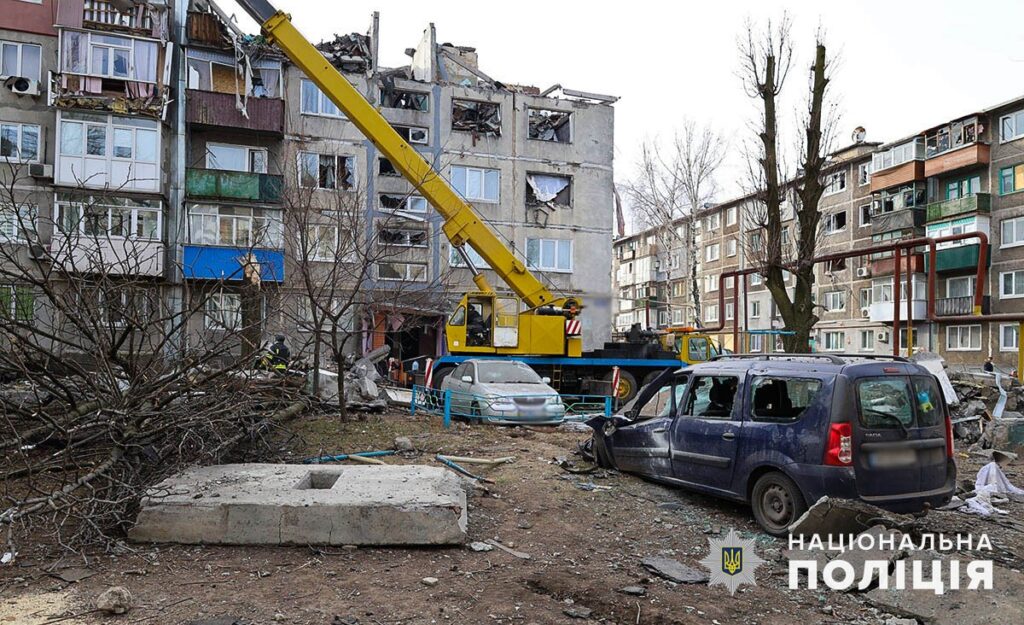 Ночью российские оккупанты обстреляли школу, промышленный район и парк в Мирнограде, обошлось без пострадавших