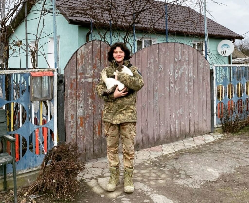 Ей было всего 22 года: вспомним минутой молчания медика Анастасию Марьянчук, которая погибла в Донецкой области