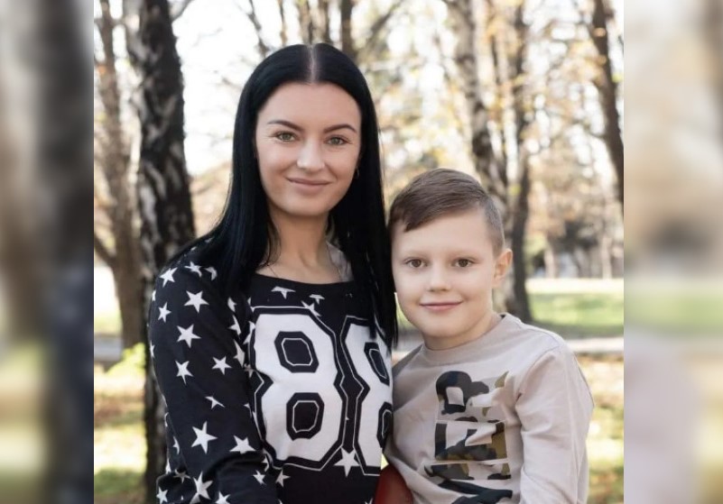 Хвилина мовчання: вшануймо 8-річного Ярослава Каменєва, який разом із мамою загинув від обстрілу лікарні в Селидовому