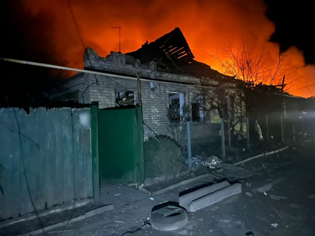 Днепровский хаб примет жителей Селидово, которые потеряли дом после обстрела 19 марта (КОНТАКТЫ)