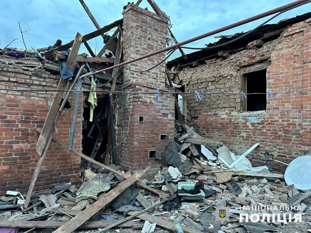 Загарбники обстріляли 10 населених пунктів Донеччини, є жертви: як минуло 4 квітня в регіоні (ЗВЕДЕННЯ, ФОТО)