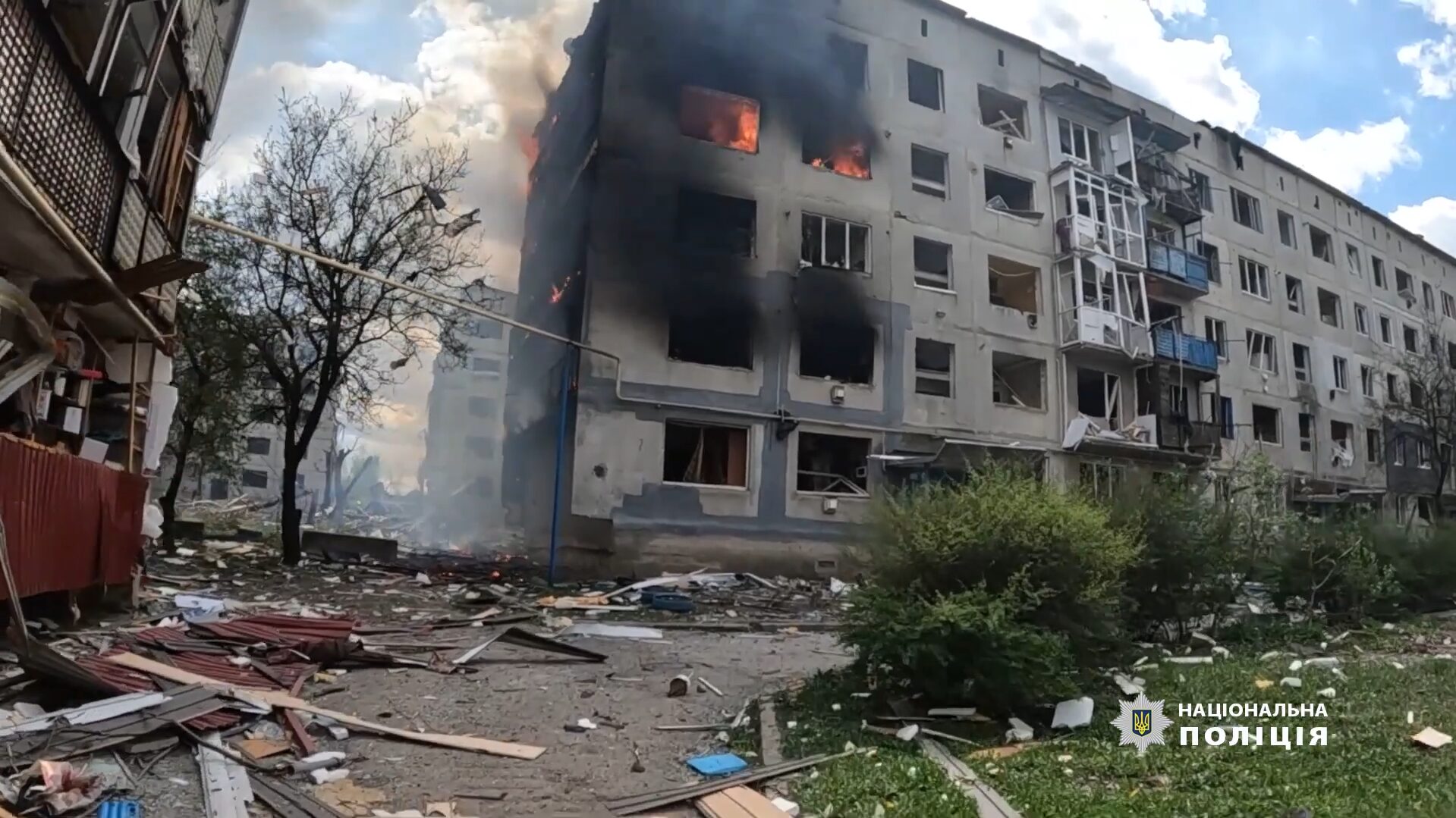 Последствия российских обстрелов Очеретино. Фото: ГУНП Донецкой области