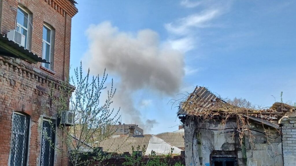 Российская армия дважды обстреляла промзону Славянска 9 апреля, есть пострадавшие