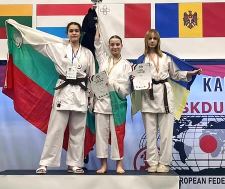 Спортсменка из Курахово завоевала “бронзу” на чемпионате Европы по каратэ (ФОТО)