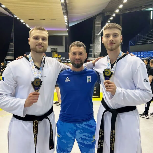 Братья-тхэквондисты из Дружковки завоевали “золото” и “бронзу” на международном турнире в Сербии (ФОТО)