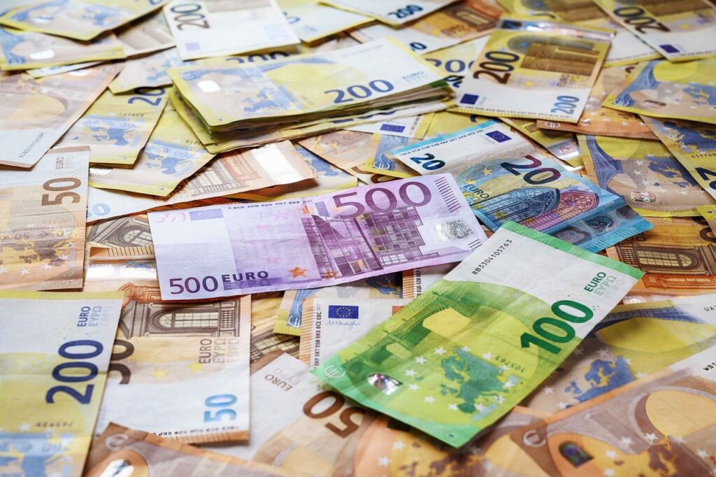 Украина может получить еще 1,9 млрд евро помощи от Евросоюза уже в мае, — СМИ