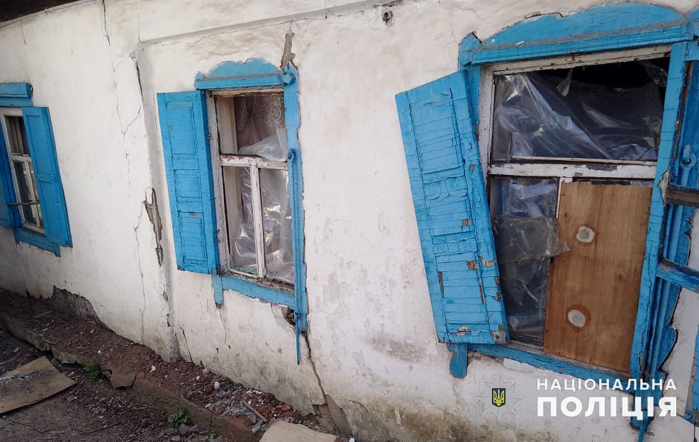 обстрелянный дом в Донецкой области