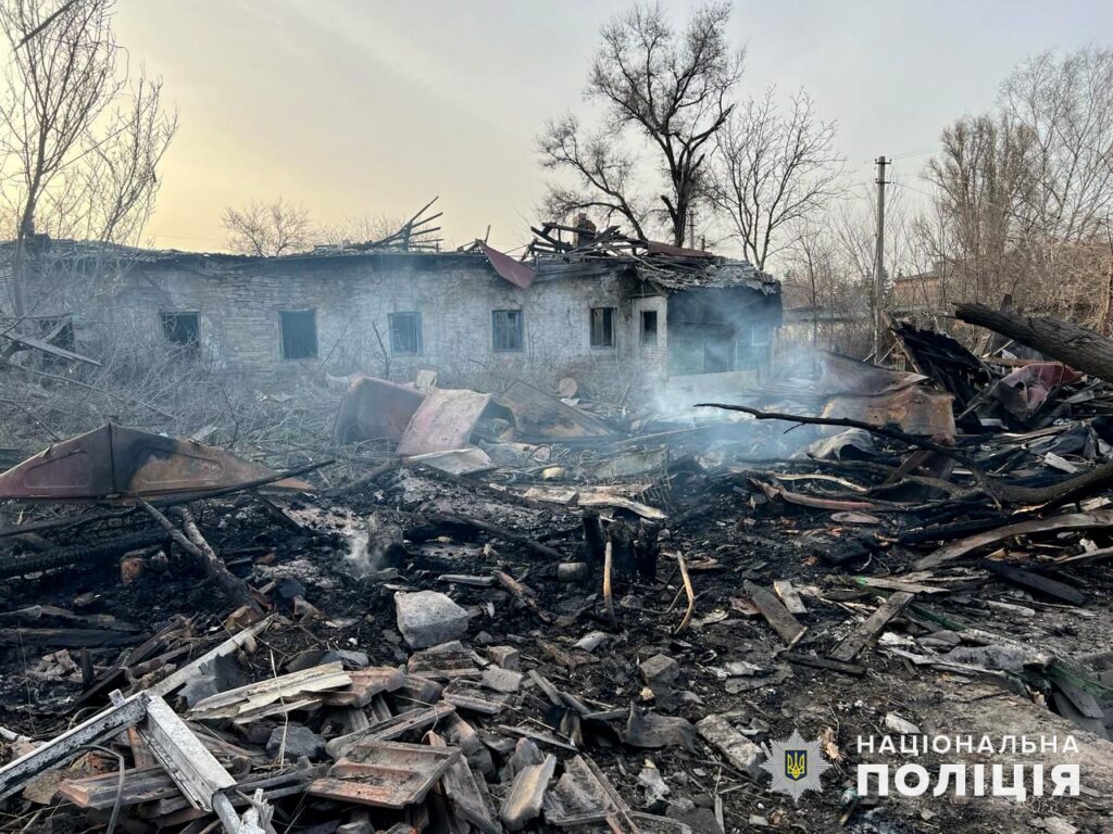Російські окупанти зранку обстріляли Миколаївку Костянтинівської громади, є одна поранена людина