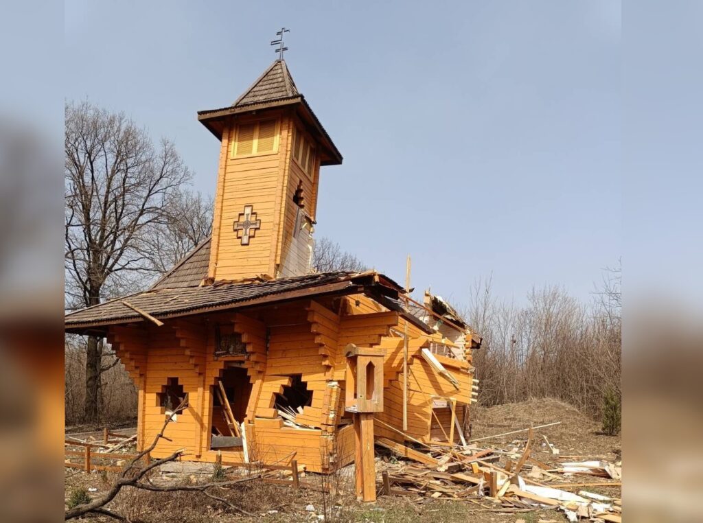 В прифронтовой Карловке россияне разрушили церковь Святой Анны: в чем была ее особенность (ФОТО)
