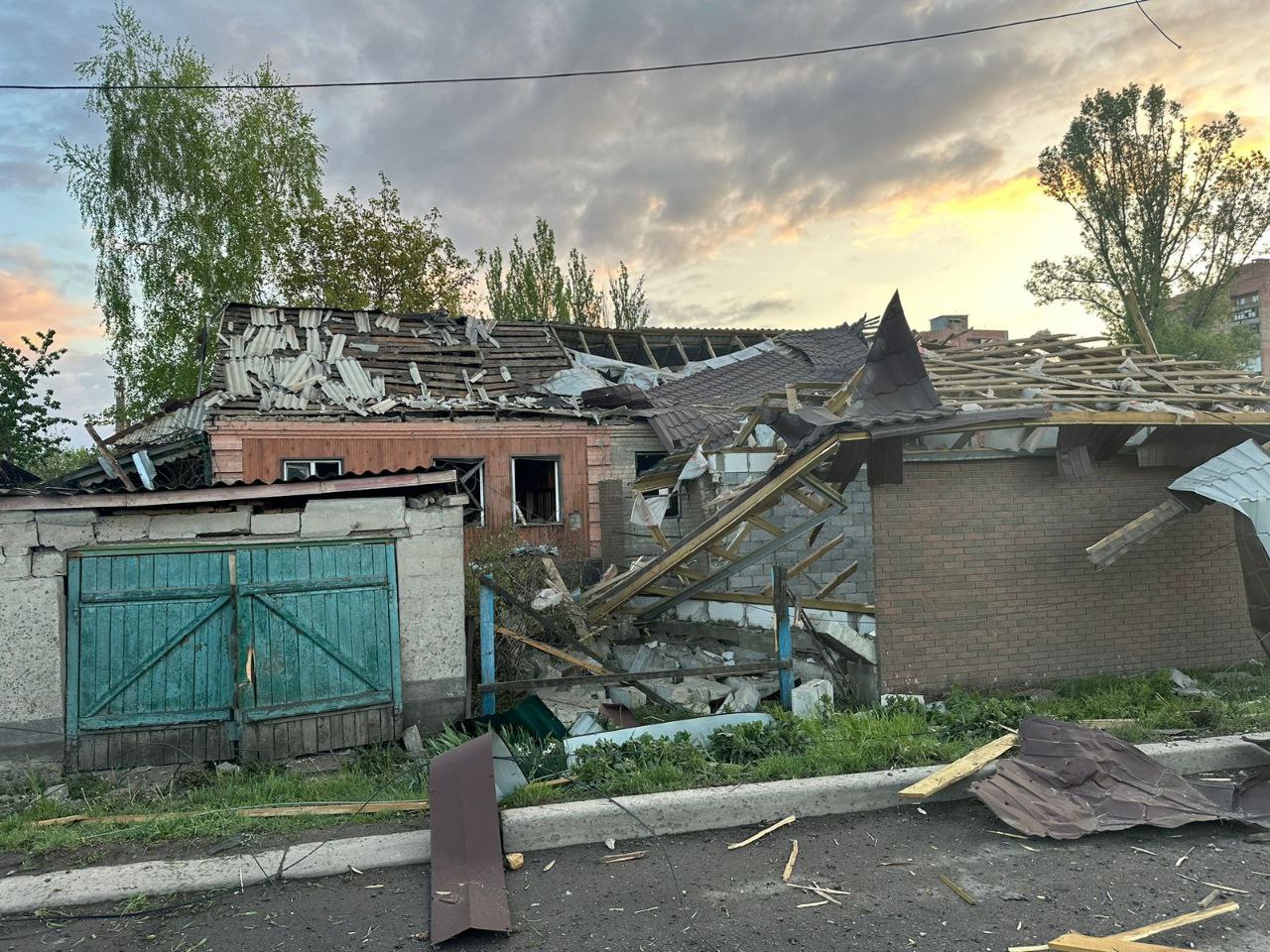 Ночью Селидово снова было под огнем, в городе пострадала жилая и критическая инфраструктура (ФОТО) 1