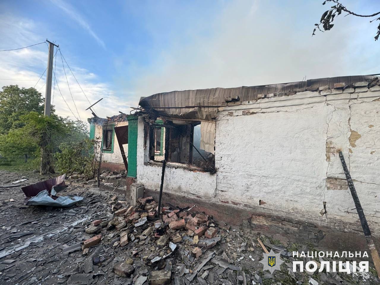 Российский обстрел разрушил дом в Донецкой области
