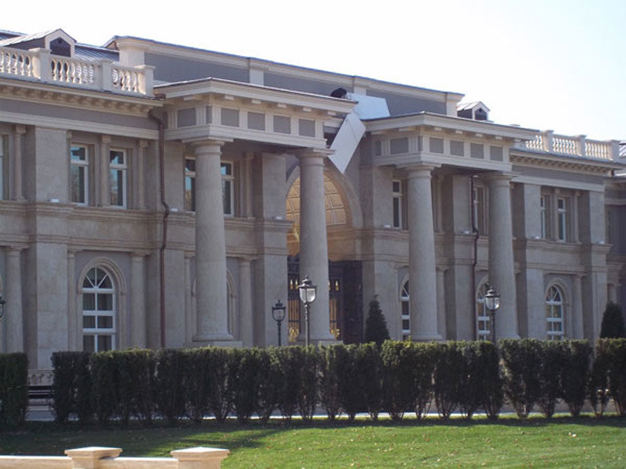 Компания Knauf поставляла строительные материалы для реконструкции “дворца Путина”, — российские расследователи