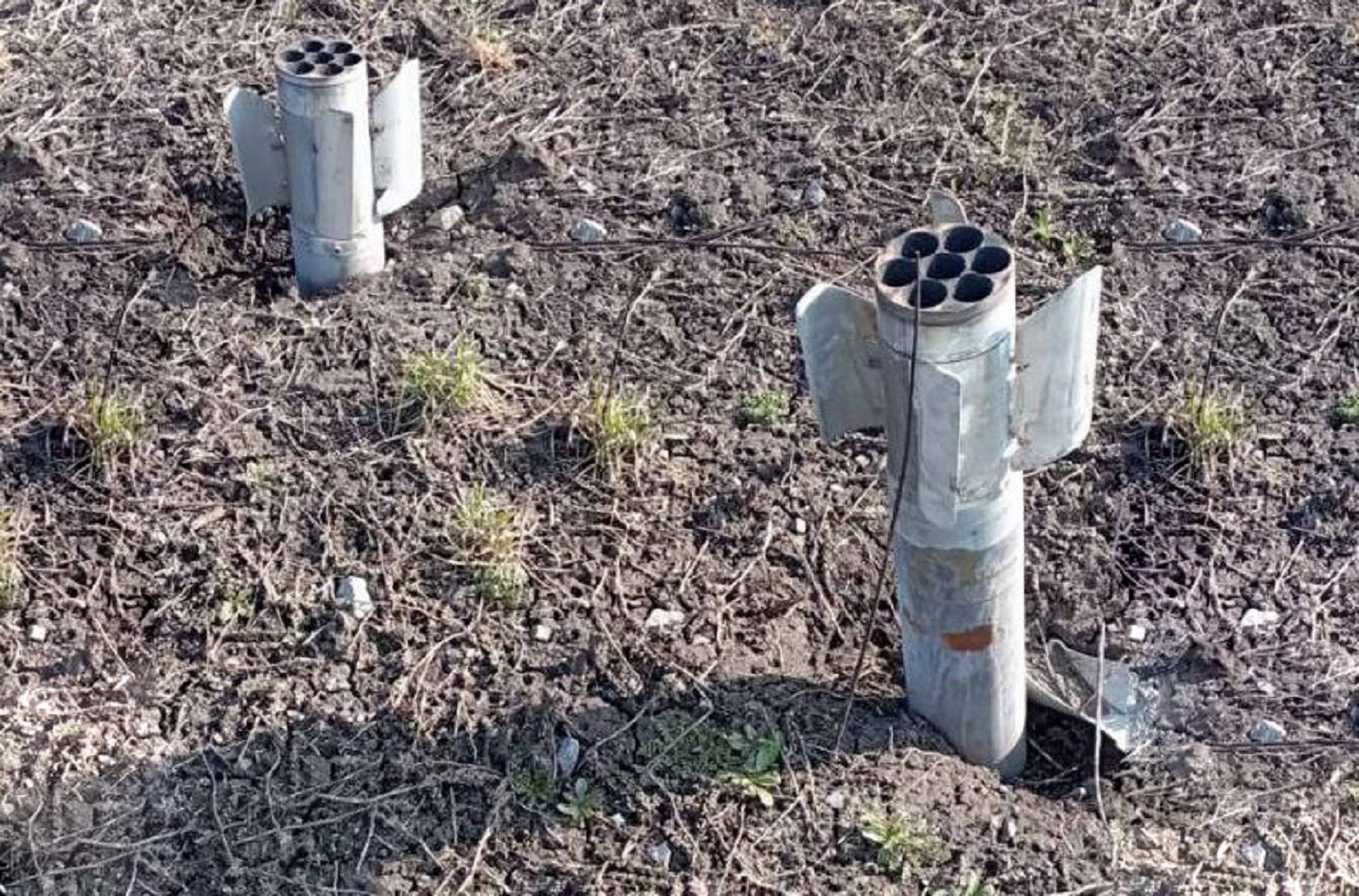 Ракета від РСЗВ, яку фермер знайшов на своєму полі у Донецькій області