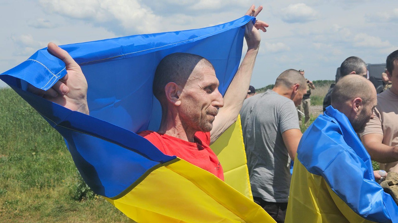 Україна повернула 75 оборонців та цивільних з російського полону (ФОТО, ДЕТАЛІ) 4