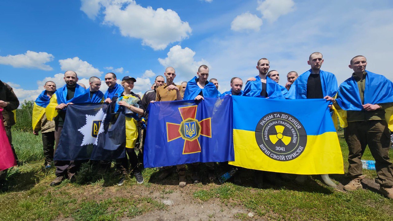 Україна повернула 75 оборонців та цивільних з російського полону (ФОТО, ДЕТАЛІ) 1