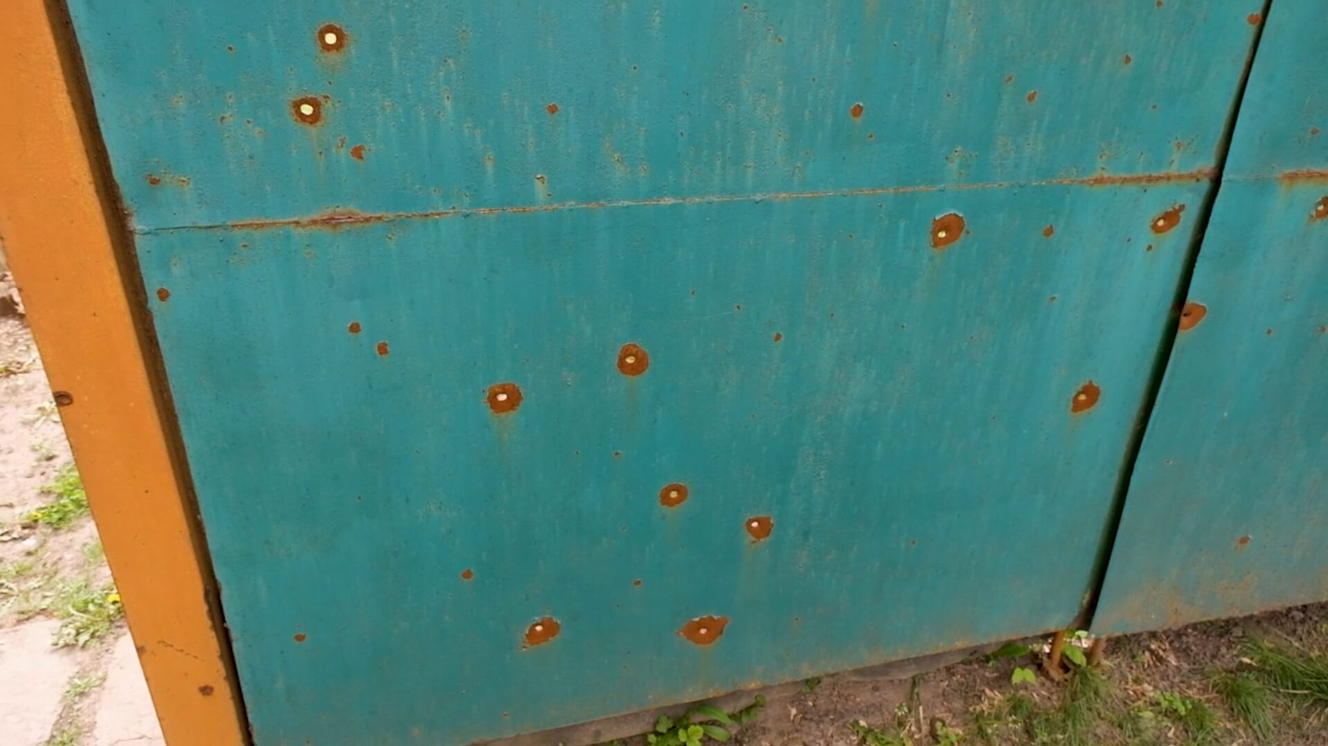 Россияне применяют шрапнельные боеприпасы в Новоалександровке. Фото: ГУНП Донецкой области