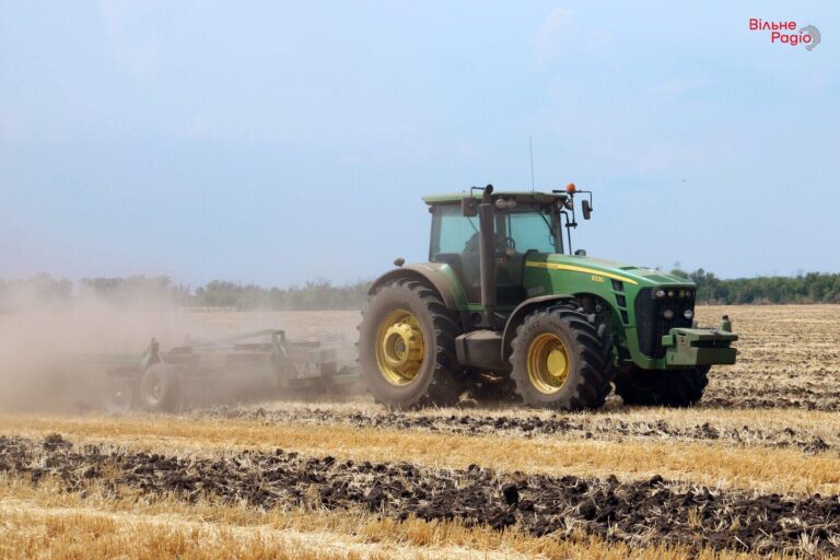 Як аграріям Донеччини отримати перепустку для пересування сільгосптехніки під час комендантської години (роз’яснення)