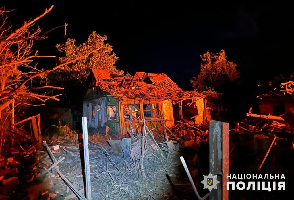 Загарбники поранили 11 цивільних та атакували пожежну частину: як минуло 16 червня в регіоні (ЗВЕДЕННЯ, ФОТО)